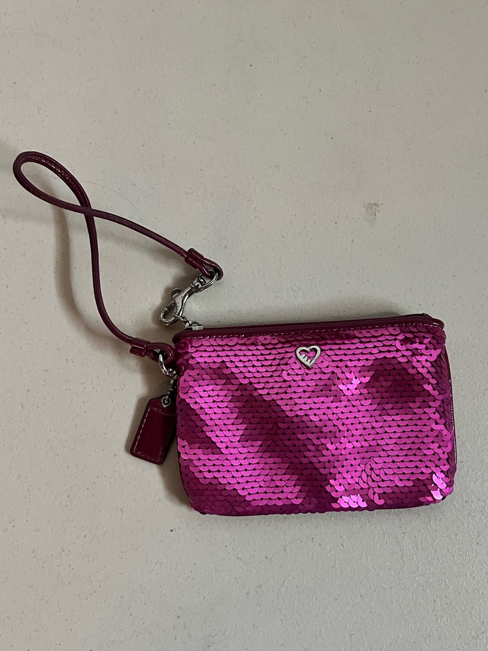 Coach Poppy Sparkle Sequin Wristlet - Pink